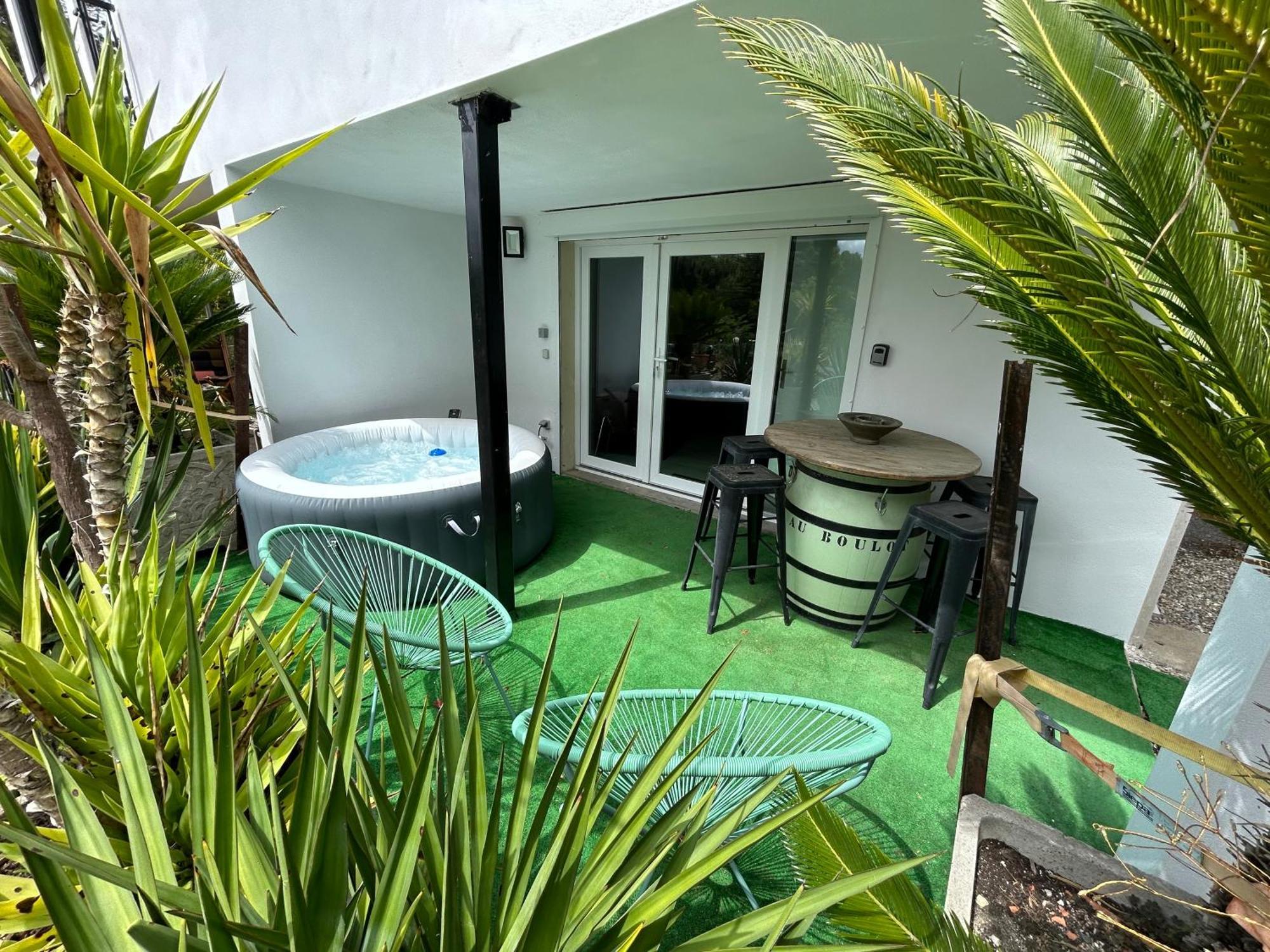 Appart-One Terrasse Jacuzzi Parking Carcassonne Esterno foto