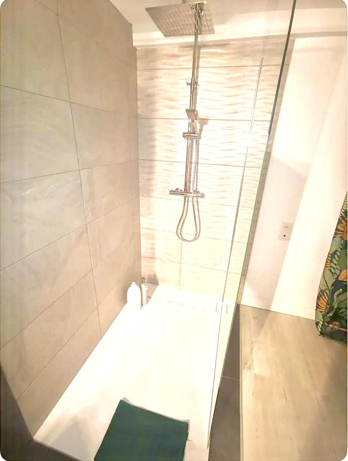 Appart-One Terrasse Jacuzzi Parking Carcassonne Esterno foto
