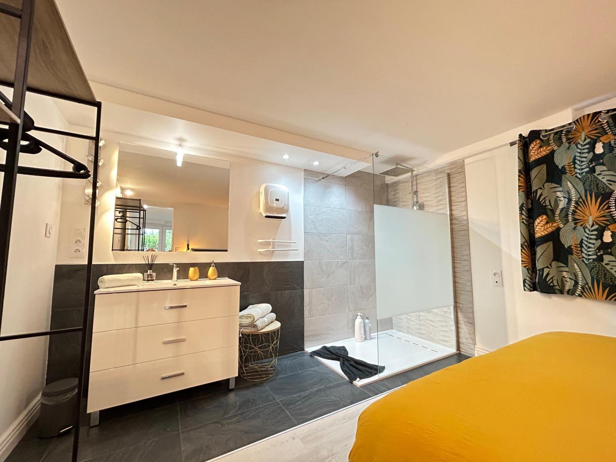 Appart-One Terrasse Jacuzzi Parking Carcassonne Esterno foto
